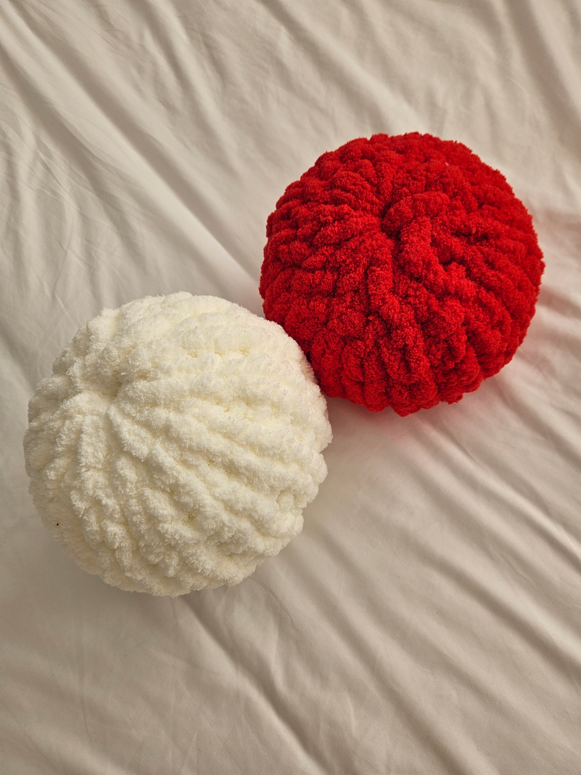 Marshmallow Kissen Duo Rot & Weiß – Plüsch 2er-Set - Velyna Bags