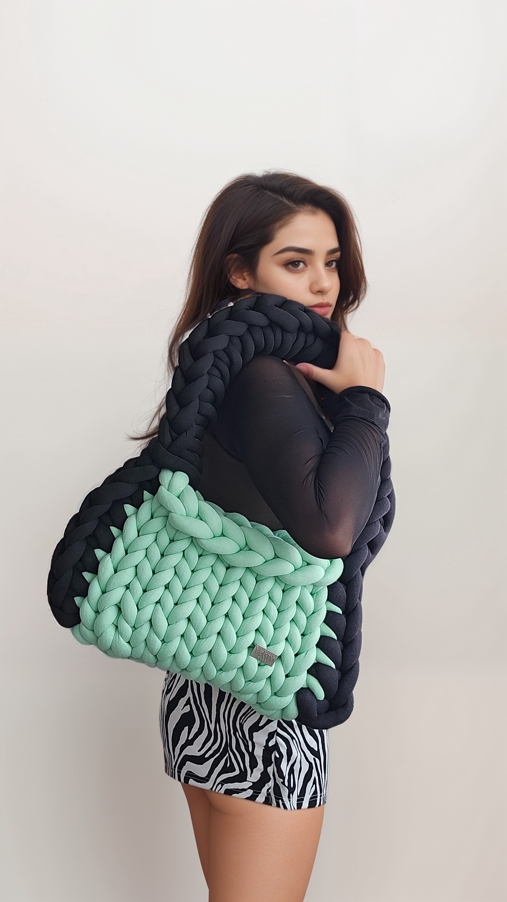 Nachhaltige Tasche Berlin Mint Grün – Handgemacht & Individualisierbar - Velyna Bags