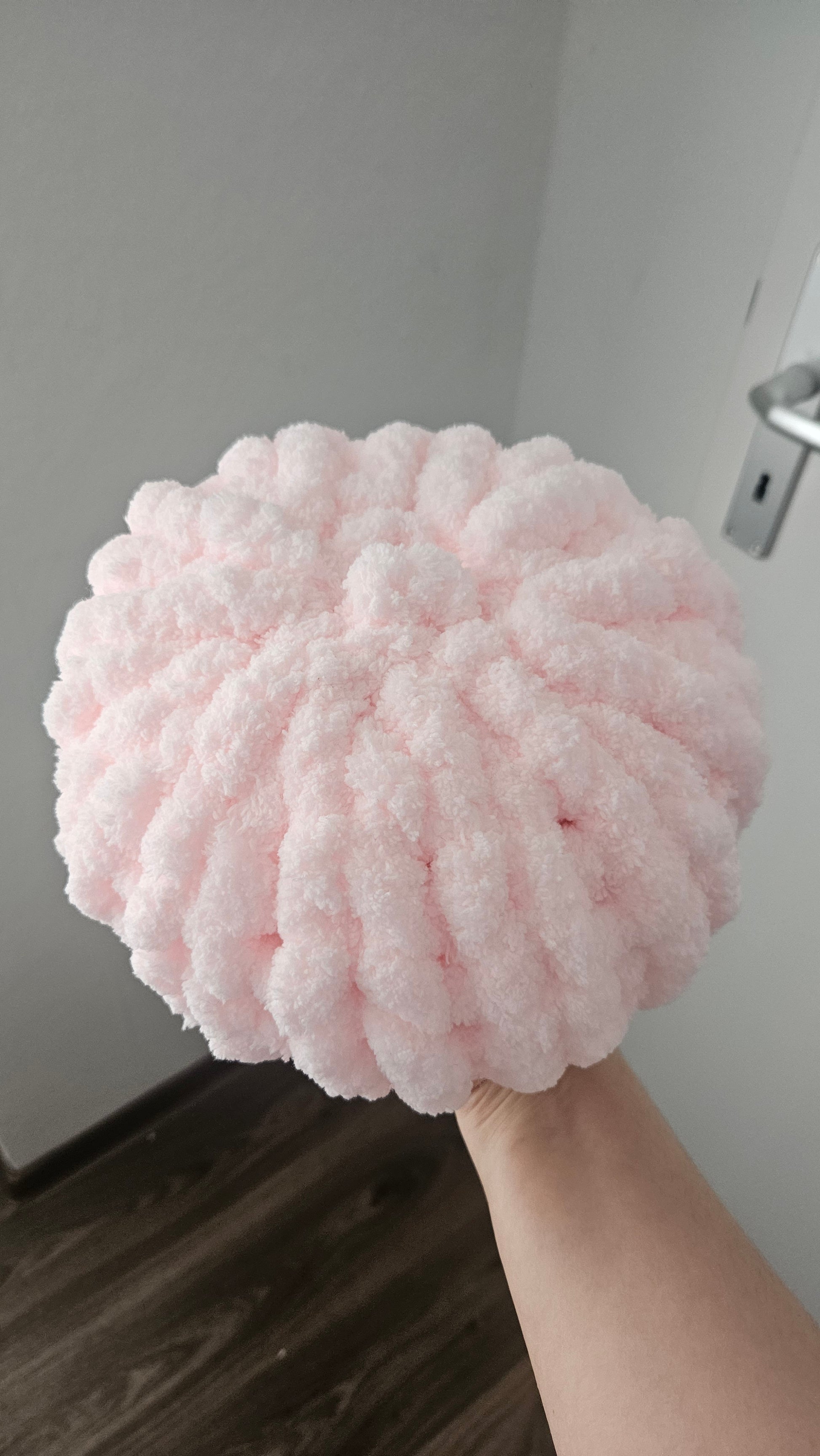 Marshmallow Plüschkissen Rosa – Handgefertigt & Kuschelig - Velyna Bags