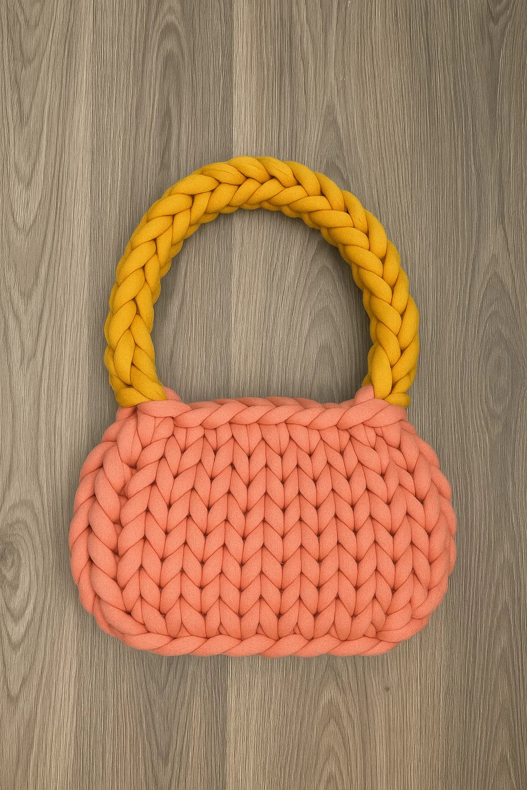 🍊 Handgemachte Chunky Yarn Tasche – Modell "Sunny Coral" - Velyna Bags