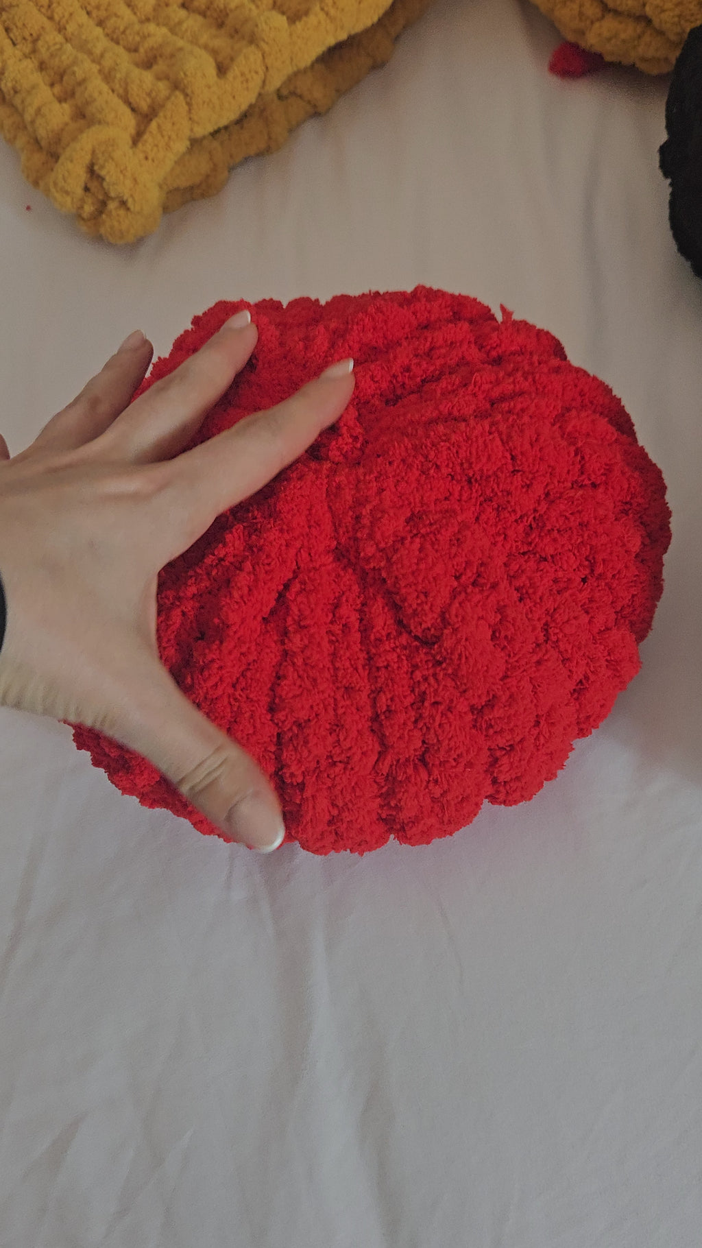 Kuschelkissen Rot – Handgefertigtes Marshmallow-Kissen